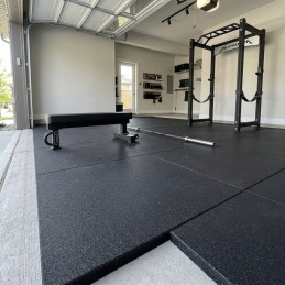 Home gym floor with rubber tiles, CS-1 rack and Uni Strength bench