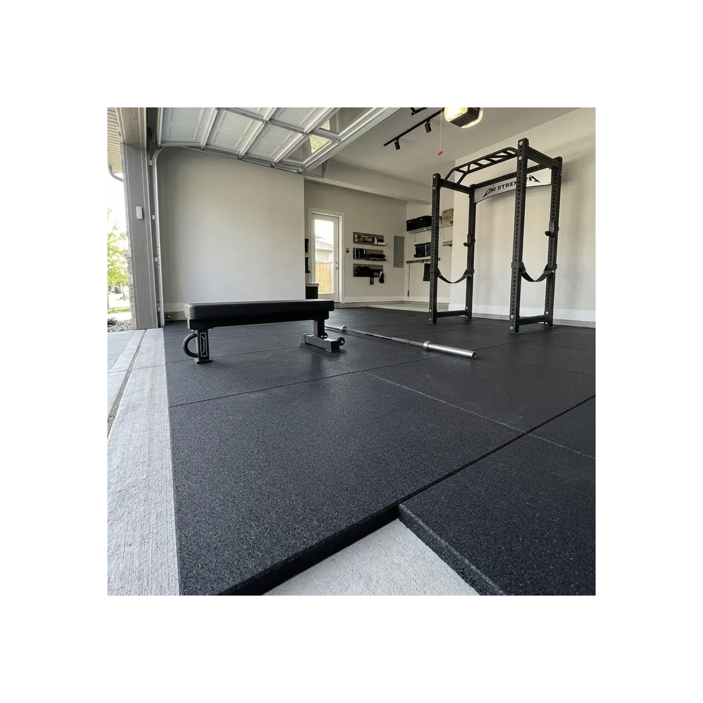 Gummi-Schutzplatte 100 x 100 cm, rutschfest, für Fitnessraumböden - Ansicht 5