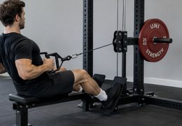 Pettorali e schiena: regola gomiti e polsi per colpire il muscolo giusto